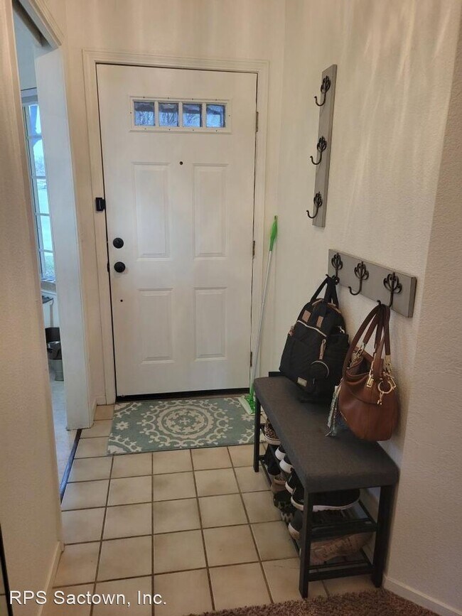 Foto del edificio - 3 br, 2 bath House - 8374 Chevalier Way