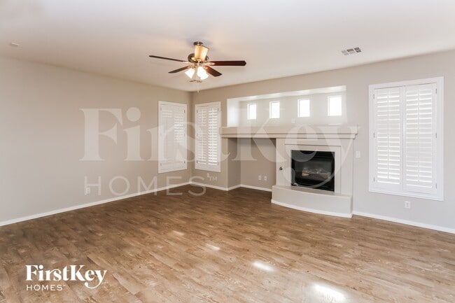 Foto del edificio - 8645 Radiant Ruby Ave