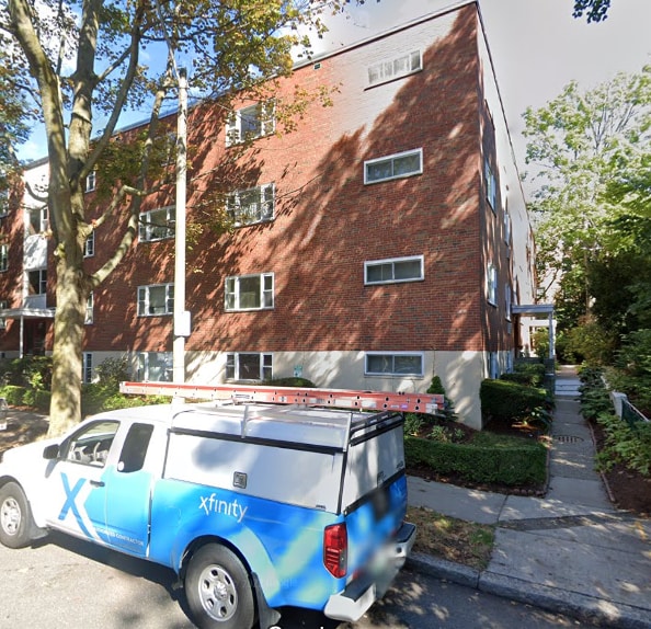 Building Photo - 64 Parkman St