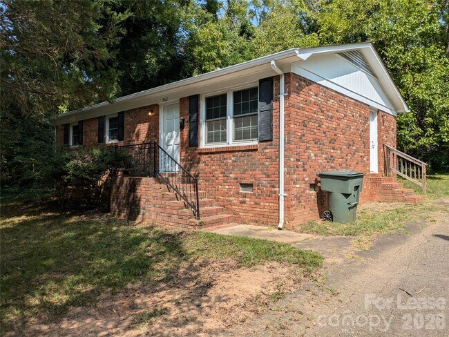 Foto del edificio - 362 Cabarrus Ave
