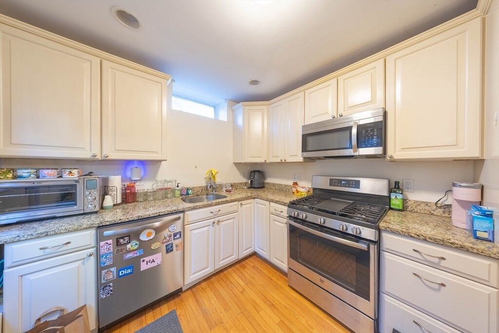 Primary Photo - 1020 Chestnut St