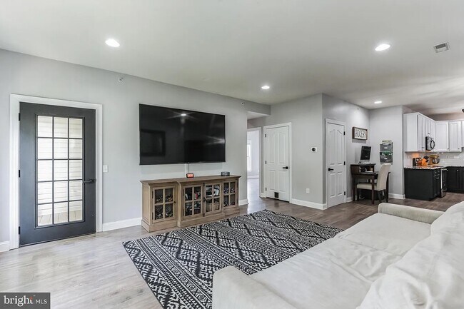 Foto del edificio - 1324 W Chester Pike