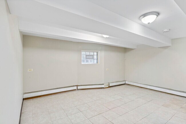 Foto del edificio - 5714 N Christiana Ave