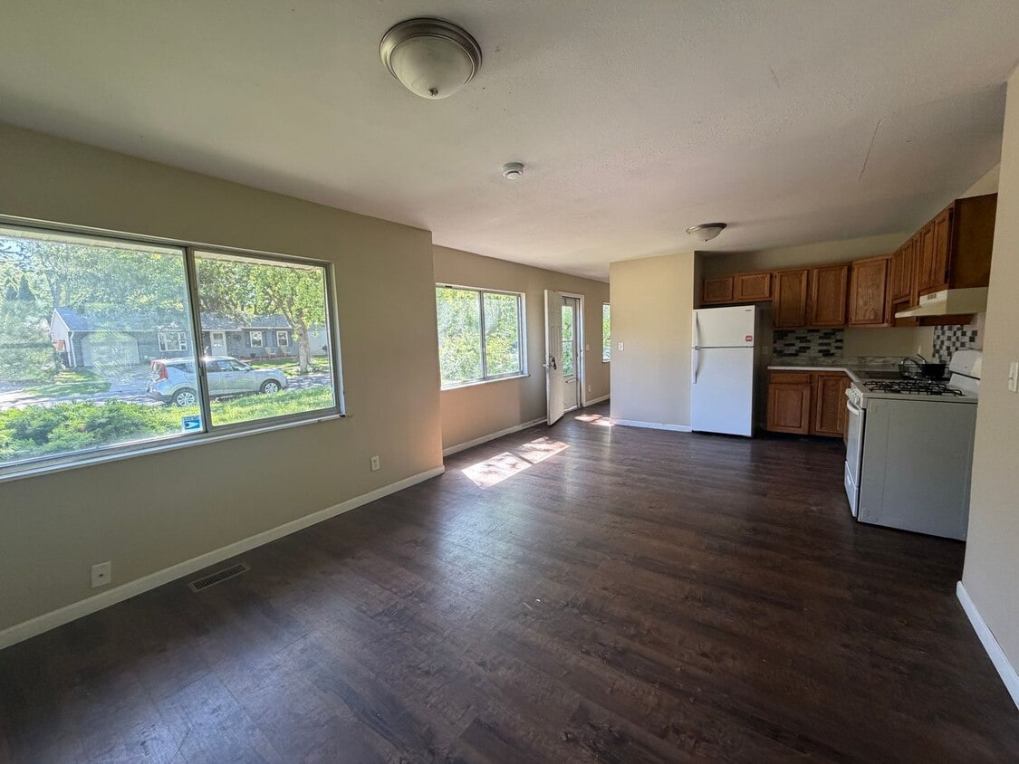 Building Photo - 1109 Austin Dr