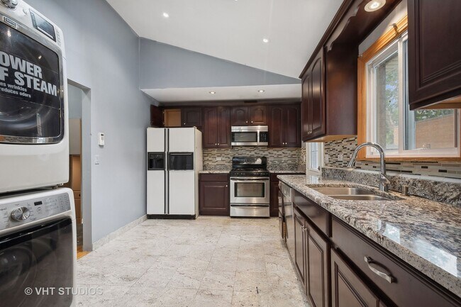 Building Photo - 8221 Karlov Ave