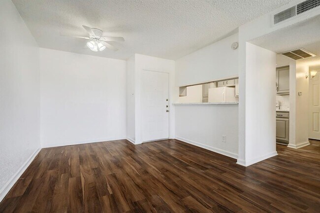 Foto del edificio - 2830 S Bartell Dr