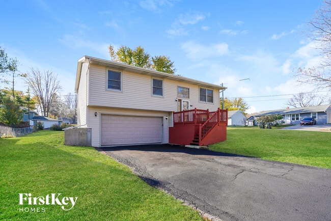 Building Photo - 3219 W Beach Dr