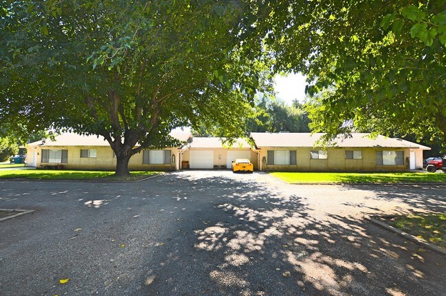 Building Photo - 5760 Sunny Ln