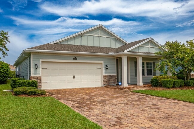 Building Photo - Stunning Home in Desirable Neighborhood