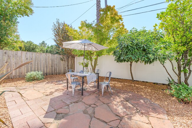 Foto del edificio - 7A Belmont Ave