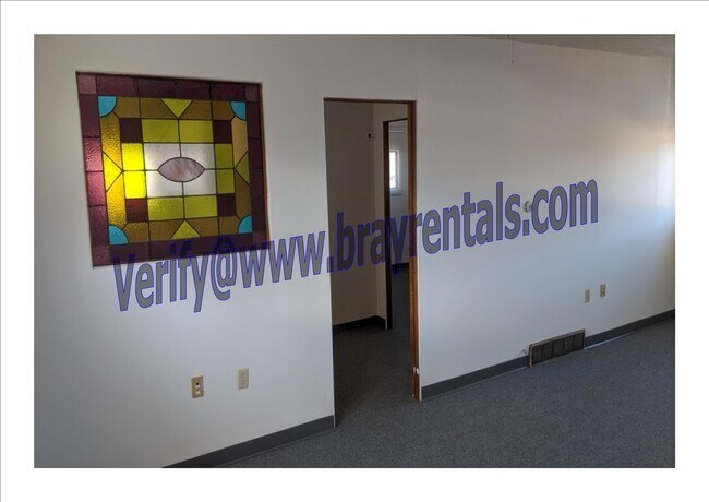 Building Photo - 615 White Ave