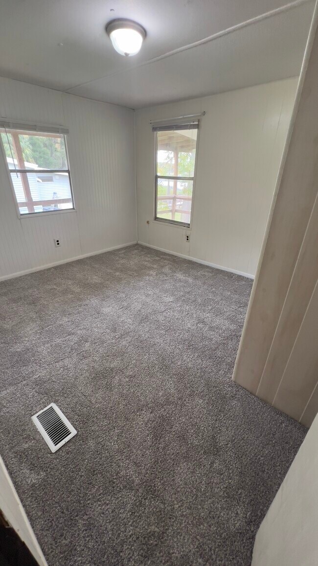 Foto del edificio - 2343 S Marion Ave