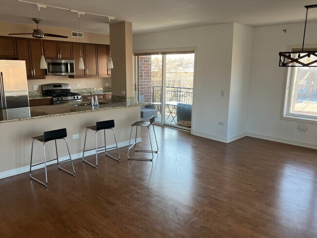 Foto del edificio - 5858 N Broadway St