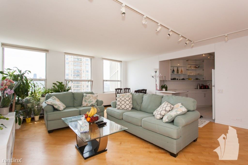 Foto principal - 2626 N Lakeview Ave