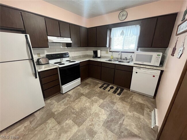 Foto del edificio - 7880 French Dr