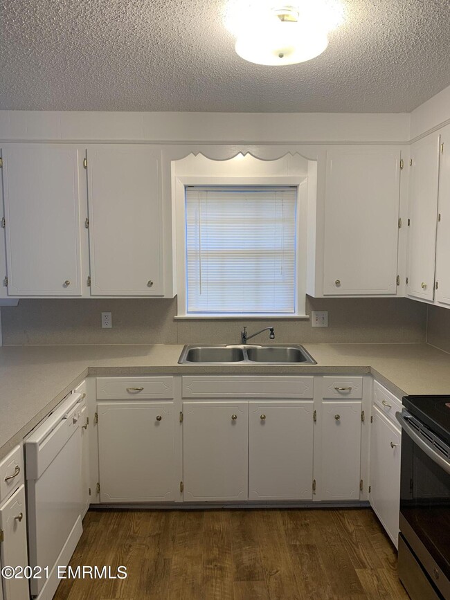 Building Photo - 5120 B Pl