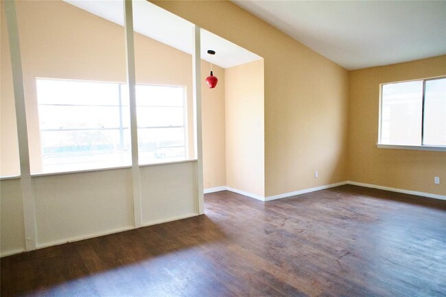 Building Photo - 6910 Fondren Rd