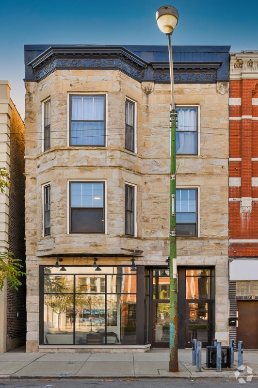 Building Photo - 916 N Ashland Ave