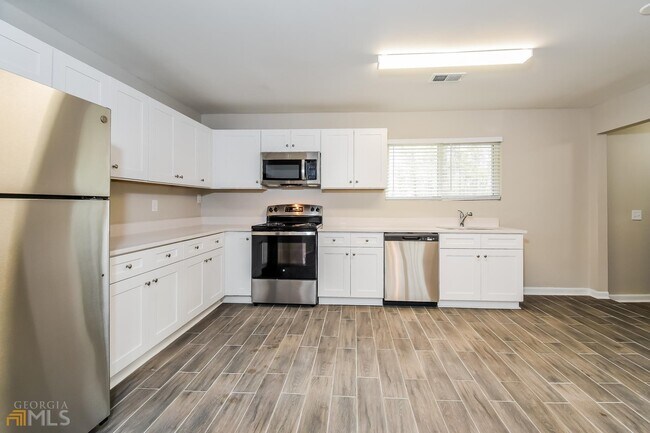 Building Photo - 3715 Meadowview Dr