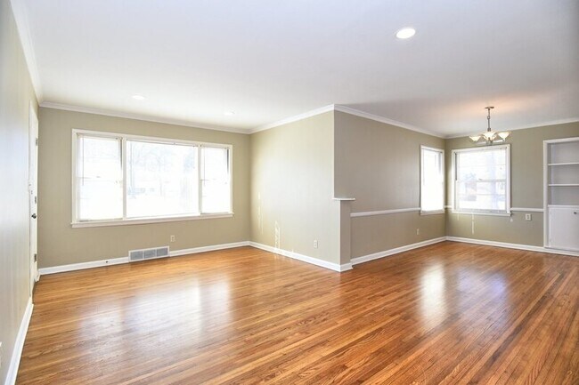 Foto del edificio - 4141 E 41st St