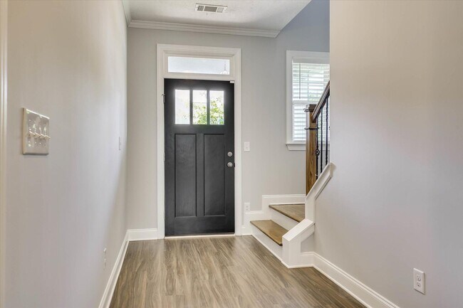 Building Photo - 445 Longmeadow Dr