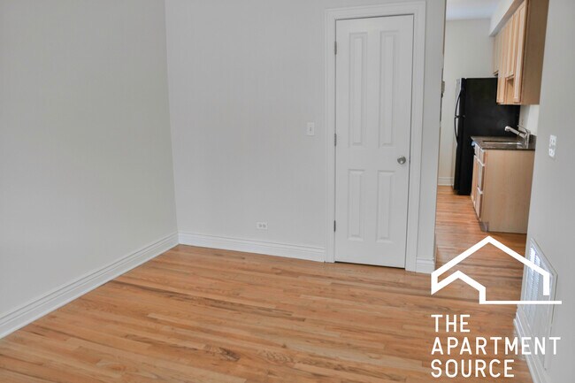 Foto del edificio - 1210 W Waveland Ave