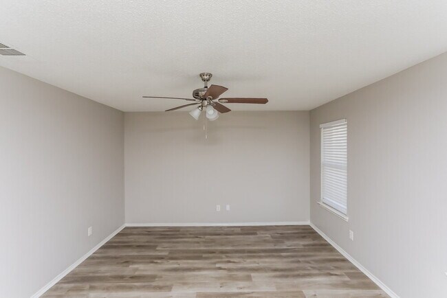 Building Photo - 2036 Silverado Dr