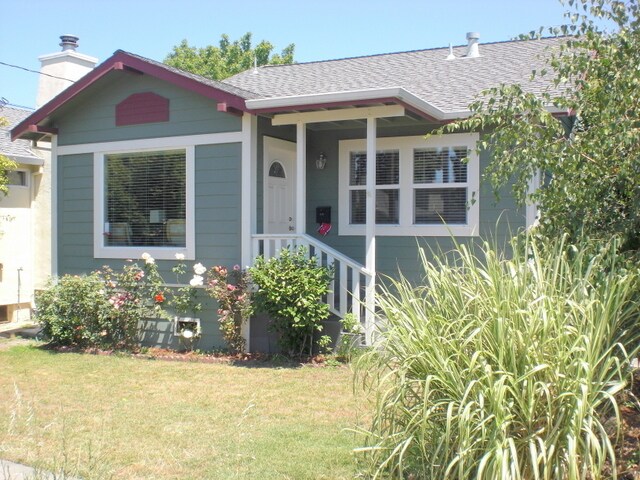 515 Mountain View Avenue, West Petaluma - House Front Exterior - 515 Mountain View Ave
