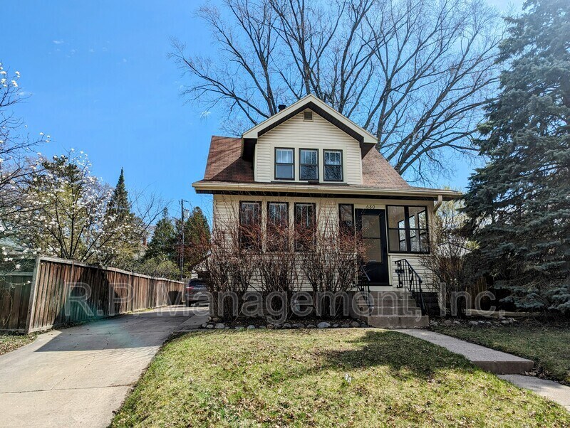 Foto principal - 680 S Macalester St