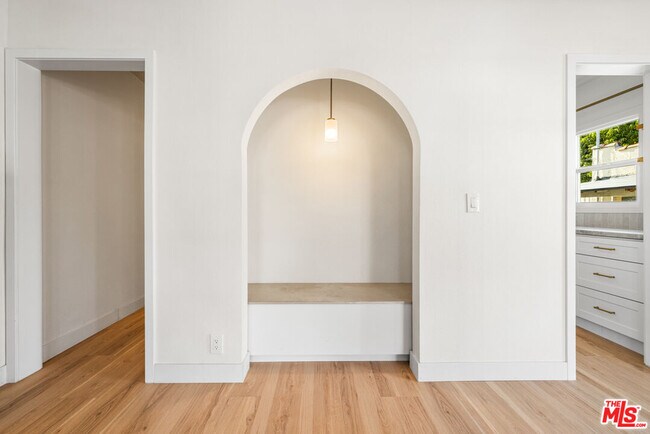 Foto del edificio - 614 Romulo St