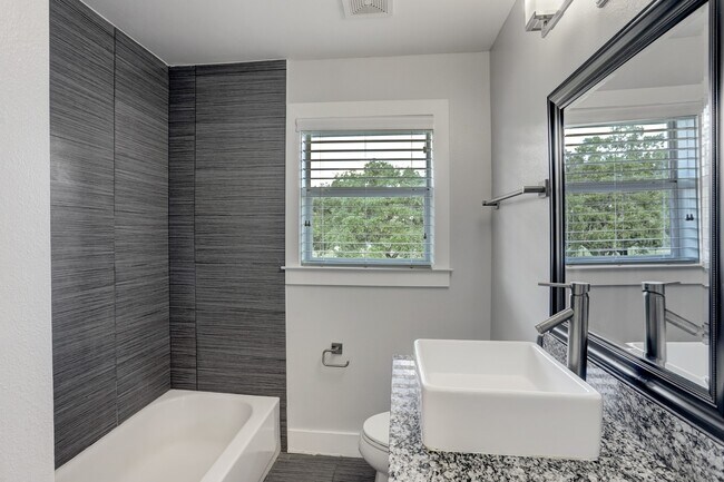 Foto del edificio - 3615 Murworth Dr