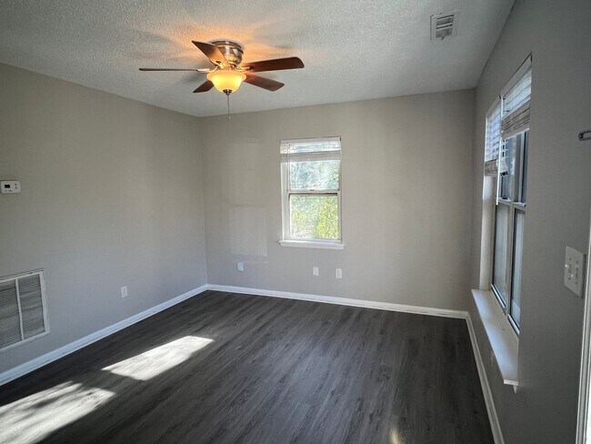 Foto del edificio - ELLG715