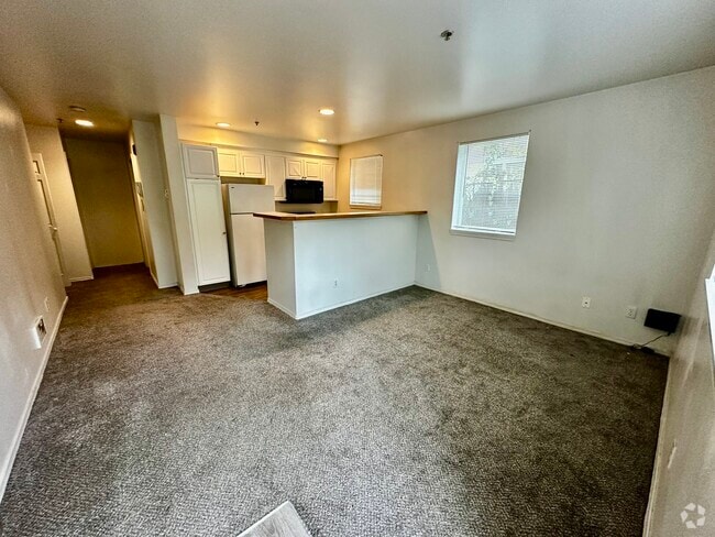 Building Photo - 931 N 86th St