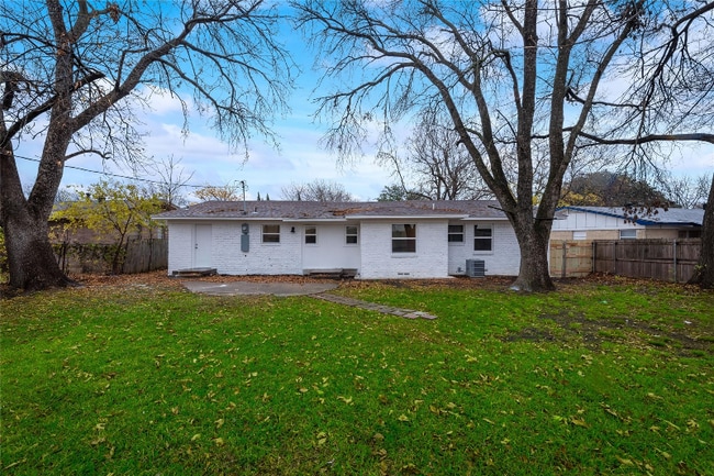 Photo - 1506 Hillcrest Dr House