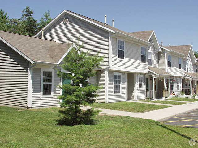 Building Photo - Traditions of Holland