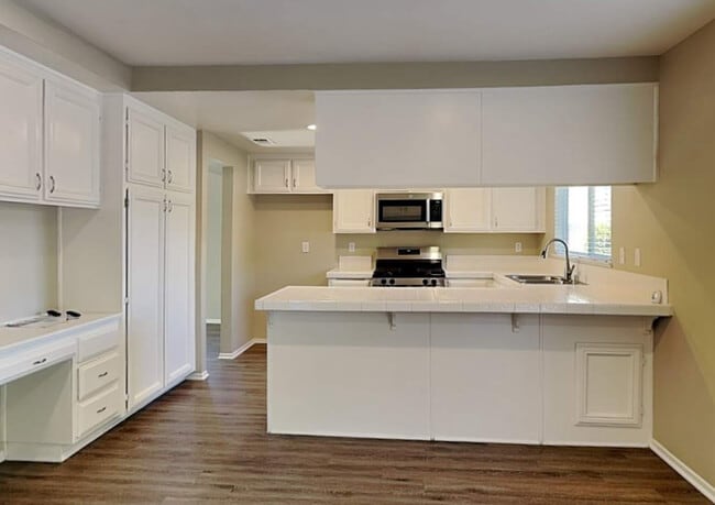 Foto del edificio - 112 Placid Ave