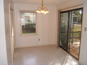 Building Photo - 906 Nassau Ct