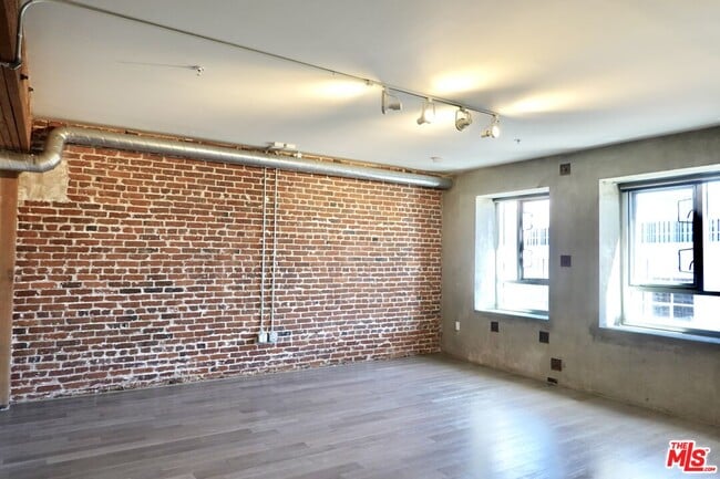 Foto del edificio - 527 Molino St