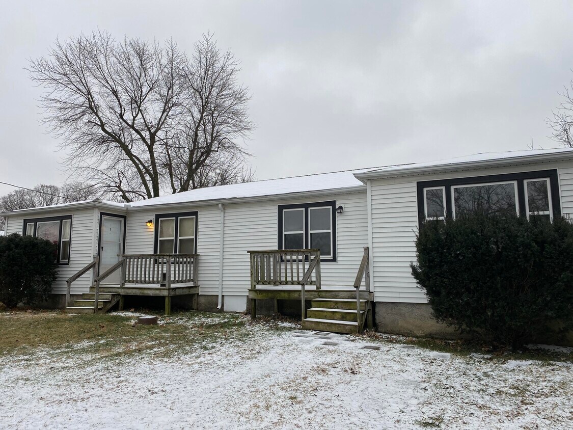 910 High St Unit 2, Sarcoxie, MO 64862 Condo for Rent in Sarcoxie, MO