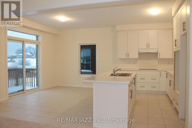 Building Photo - 99 Robin Trail