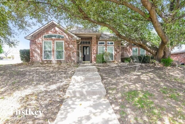 Building Photo - 4732 Lennon Ave