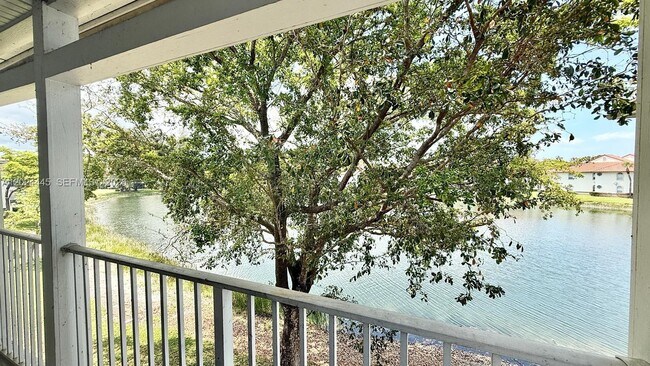Foto del edificio - 278 Cypress Point Dr