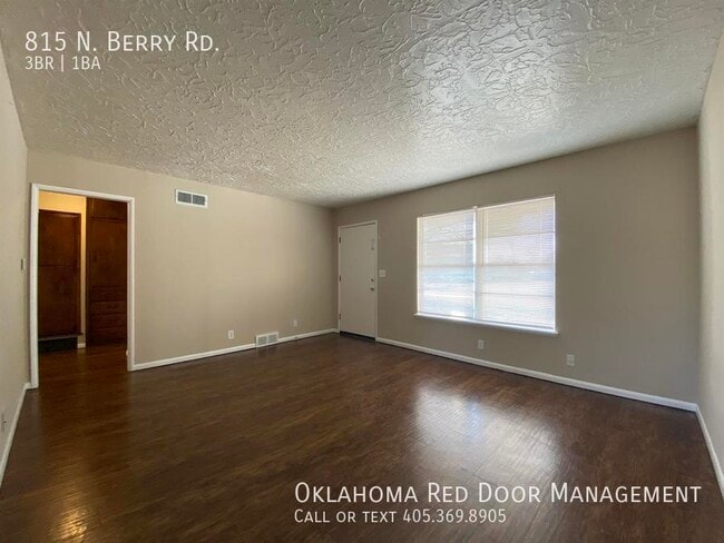Foto del edificio - 815 N Berry Rd