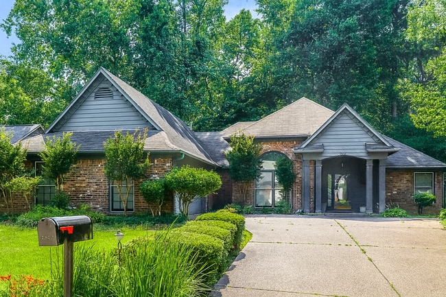 Building Photo - 2637 Twisted Oak Cove S