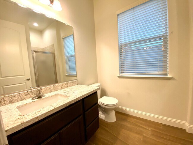 Foto del edificio - $2,100 Beautiful 2 Bed 2 Bath Home In The ...