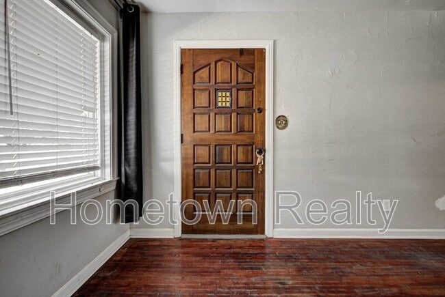 Building Photo - 2200 Downing St