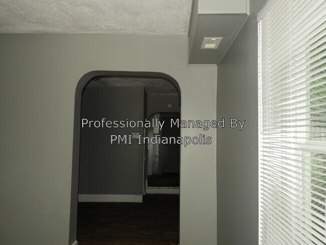 Building Photo - 2628 E Brookside Ave