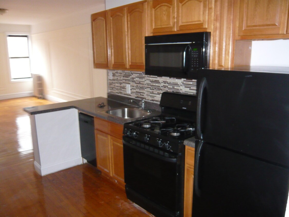 Primary Photo - 2131 Wallace Ave