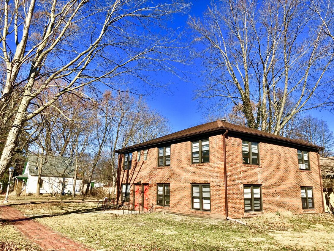 Primary Photo - 502 S Anderson St