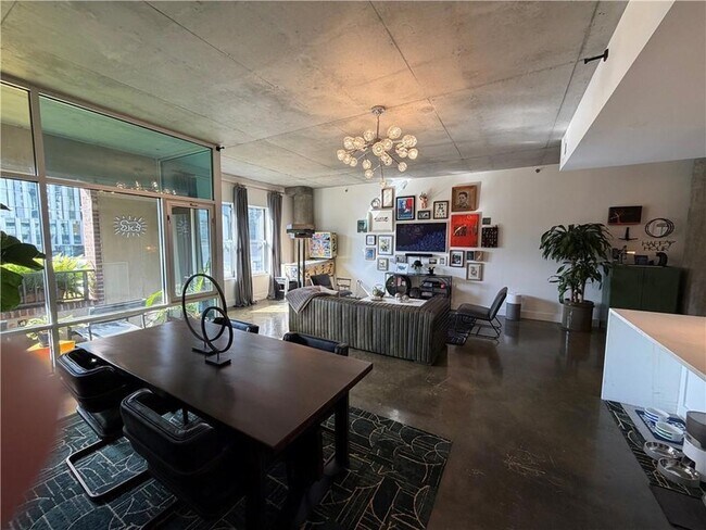 Foto del edificio - 845 Spring St NW